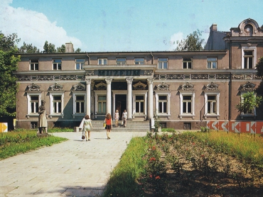 Budynek-Willi-na-pocztówce-z-czasów-PRL,-kiedy-mieściło-się-tu-Muzeum