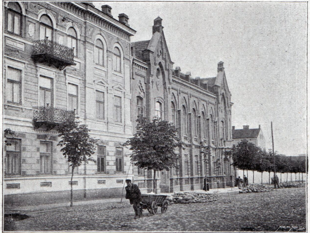 Widok obiektu tuż po wzniesieniu - z Albumu _Widoki Radomia_ Aleksandra Janowskiego, wydanego w 1899 r.
