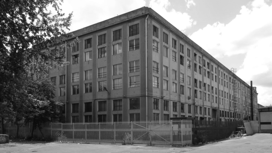 Przedwojenny budynek Fabryki Broni, fot. P. Puton