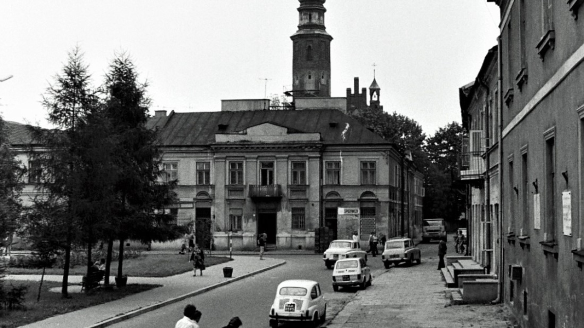 Kamienica Deskurów na fot. Jerzego Szepetowskiego z lat 70. XX w.