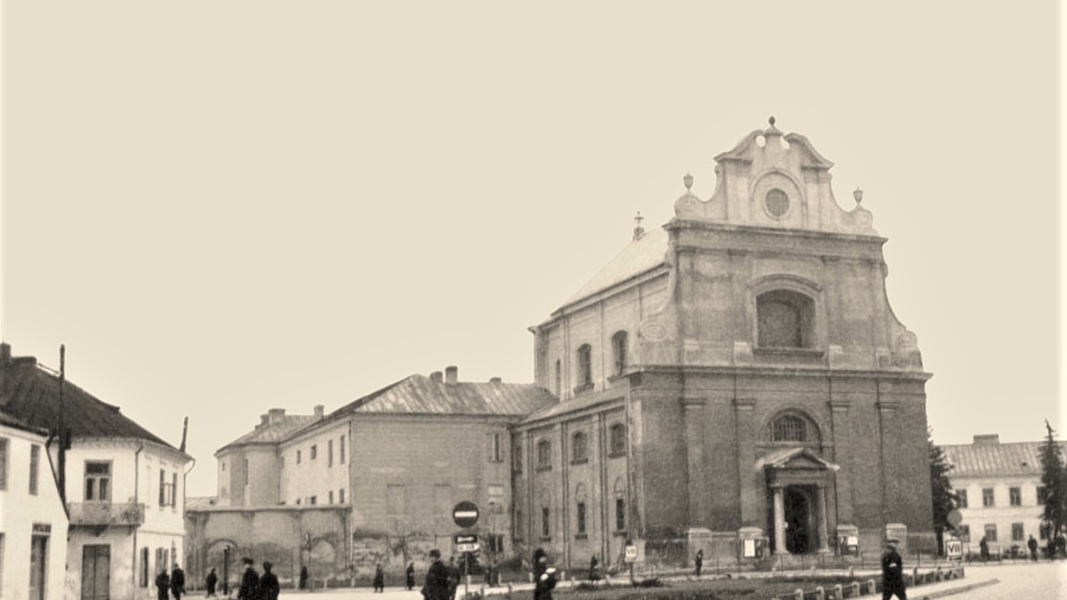 Widok placu w początkach okupacji niemieckiej