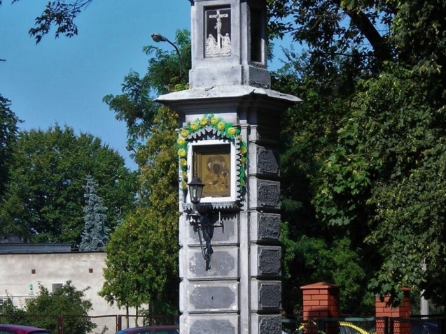 Kapliczka na widokówce Radomskiej Inicjatywy Pocztówkowej. Fot. P. Puton, 2009
